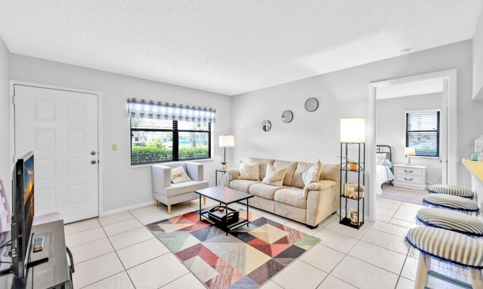 Golden Gate Condo | 2-Bedroom Condo in Naples!