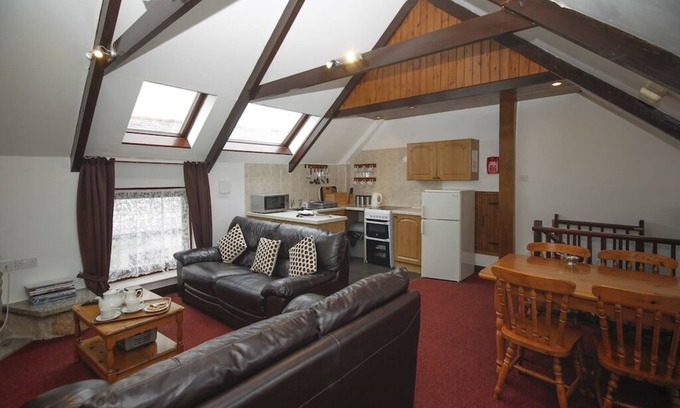 Saint Breward Cottage | 2 Bedroom cottage on Bodmin Moor with views of lakes and moorland