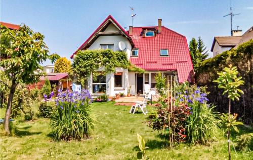 Kolobrzeg Apartment | 2 Bedroom Cozy Apartment In Kolobrzeg