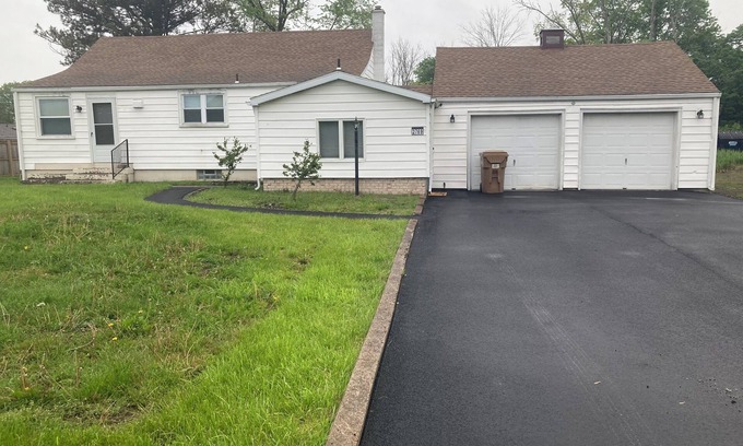 Grand Island House | 2-bedroom house in beautiful Grand Island! 4 miles from Niagara Falls!