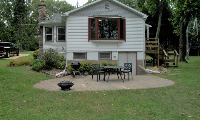Delavan House | 2-bedroom lake house with WiFi, AC in fantastic Delavan Wi