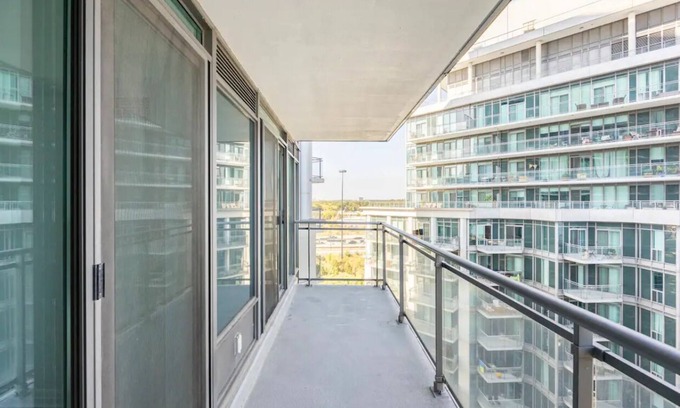 Humber Bay Condo | 2 Bedroom Lakrefront Condo