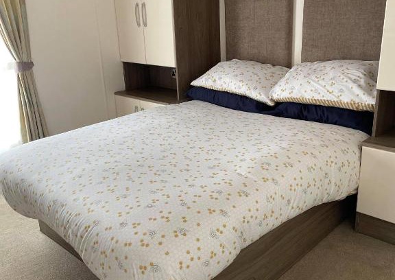 Porthcawl House | 2 Bedroom Lodge - Honeysuckle 95, Trecco Bay