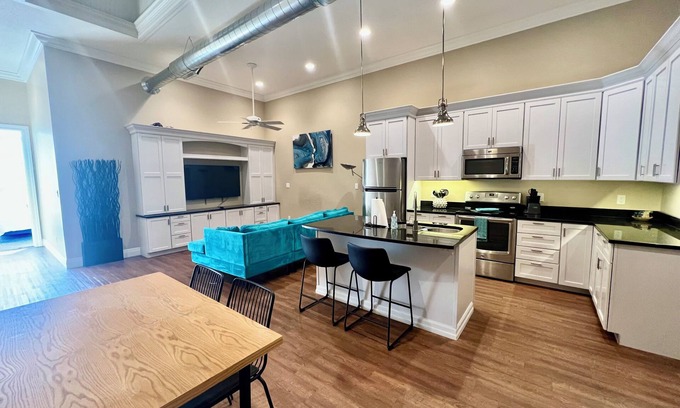 Cedar Falls Apartment | 2 Bedroom Loft - Above Patton Diner - Downtown CF!