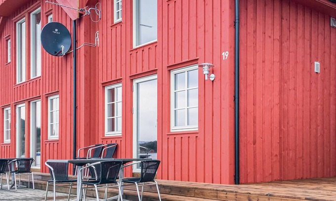 Sjernarøy House | 2 bedroom lovely home in Sjernarøy