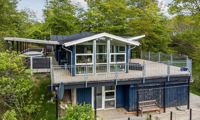 Lihme House | 2 bedroom nice home in Spøttrup