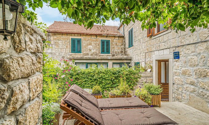 Popovici House | 2 bedroom nice home in Gruda