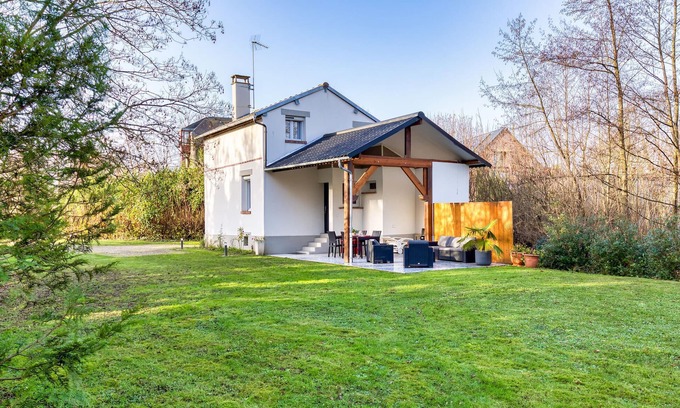 Pitres House | 2 bedroom pet friendly home in Pîtres