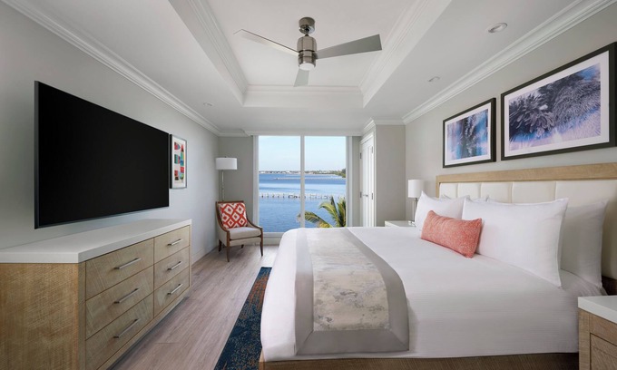 Charlotte Harbor Hotel | 2-Bedroom Steps from Charlotte Harbor – Relax and Enjoy the Views