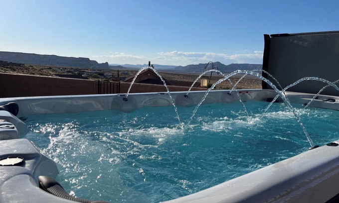 Greenehaven House | 2 Bedroom Town Home with Unobstructed Views of Lake Powell in Dark Sky Community