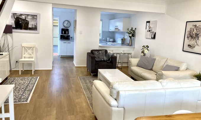 Capalaba House | 2 Bedroom Townhouse in Heart of Capalaba