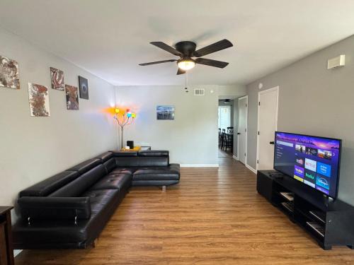 Charlotte House | 2 Bedroom Townhouse