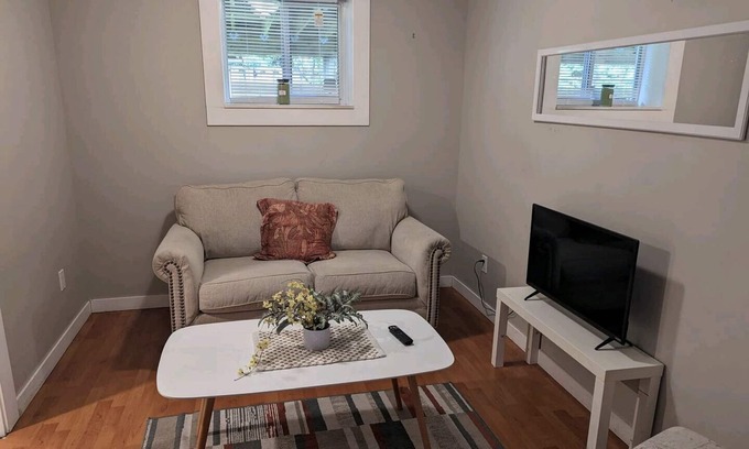 Burnaby Apartment | 2 bedroom unit with separate entrance in Lougheed area 10 mins walk to askytrain