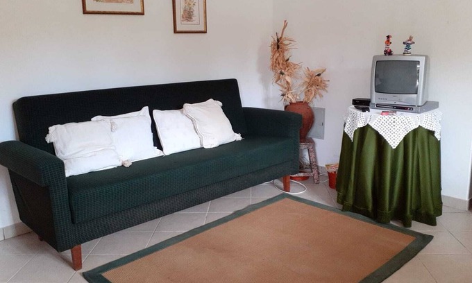 Assafarge Villa | 2-Beds, Sleeps 4, 10 min drive to Central Coimbra