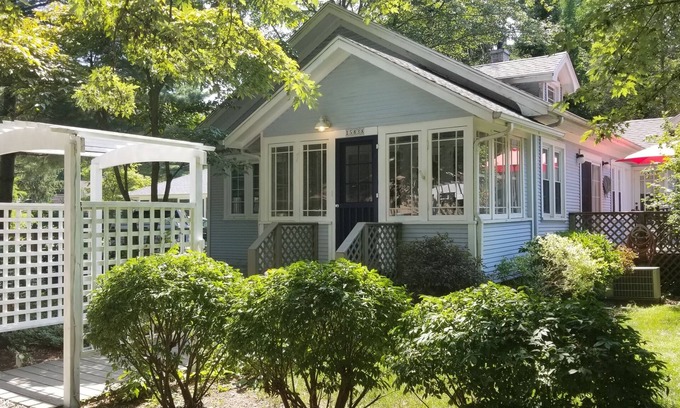 Union Pier Cottage | 2 blocks to the beach and pet friendly. Memories are Made Here
