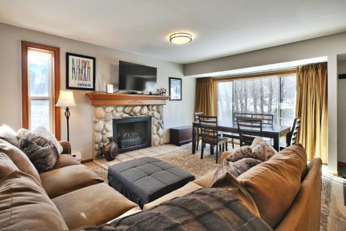 South Snyderville Basin Apartment | 2 br across from Park City Canyons Village Views!