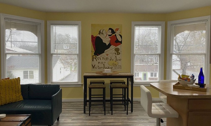 Glens Falls Apartment | 2 BR Loft - Walk to Farmers Market -Cafes -Breweries - Arts & Entertain District