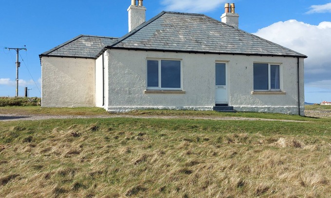 North Uist Cottage | 2 KNOCKQUIEN, pet friendly, country holiday cottage in Balivanich
