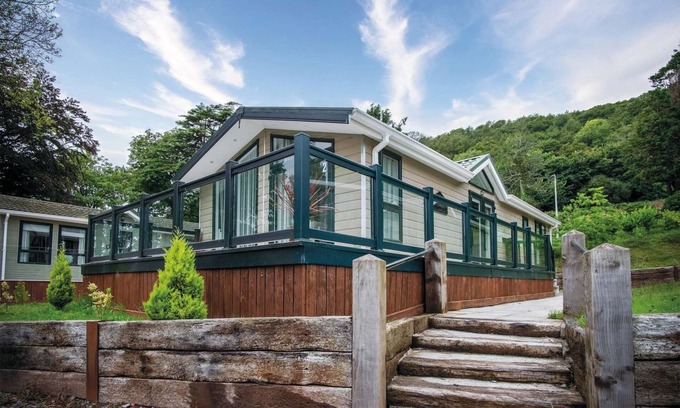 Llanddowror Apartment | 2 Manor Lodge - 2 Bedroom Lodge - Pendine