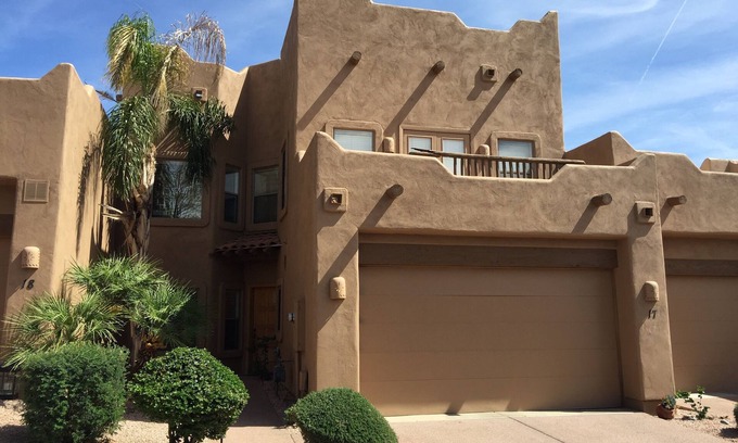 Red Mountain Ranch House | 2 master suites plus kitchenette in upper level of our townhome