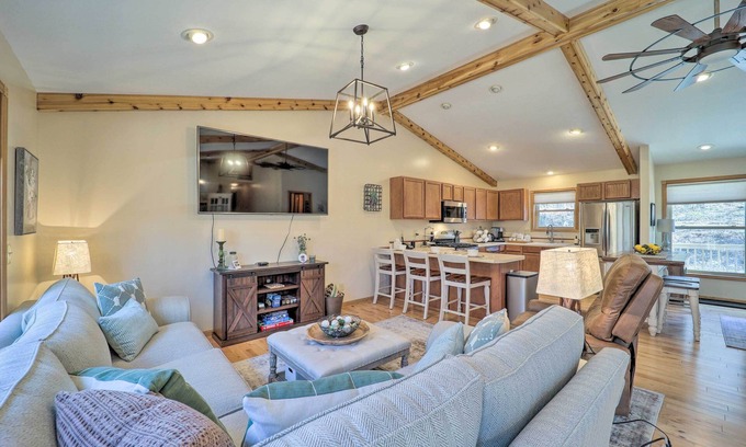 Beech Mountain Cottage | 2 Mi to Beech Mtn: Family Retreat w/Fire Pit