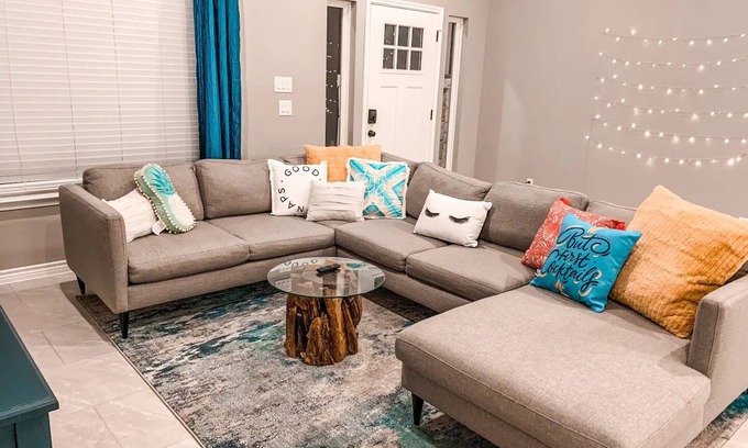 Fischer House | 2 Mins to Lake | Outdoor Grill | Pet Friendly