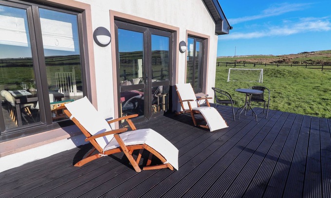 County Clare House | 2 OCEAN VIEW, family friendly in Doonbeg, County Clare