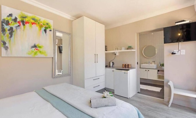 Lakeside House | 2 On Lismore Guesthouse 11