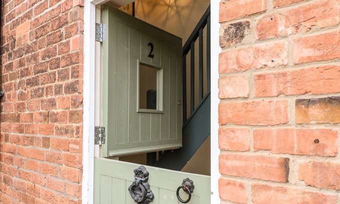 Orston Cottage | 2 PAILING COTTAGES, family friendly, with open fire in Aslockton