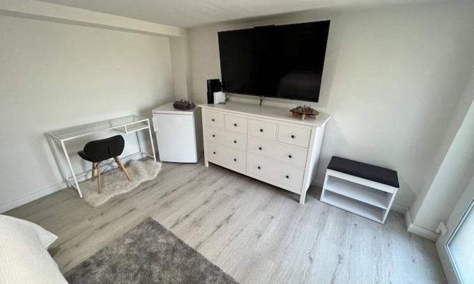 Sahlkamp House | 2 room apartment, comfortable, king size bed, TV