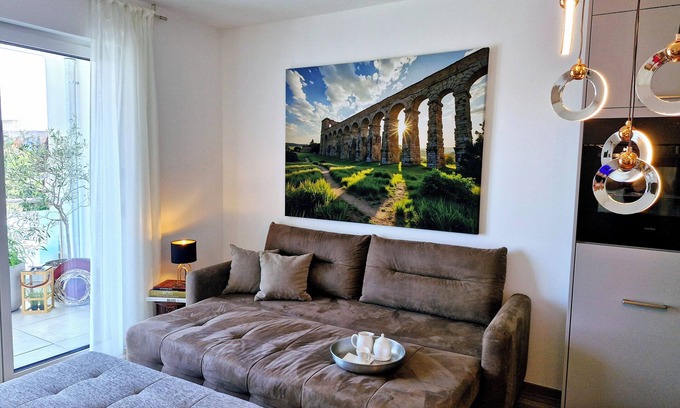 Niedernberg Apartment | 2-room Apartment, Loggia, Smart Lock, Rainshower