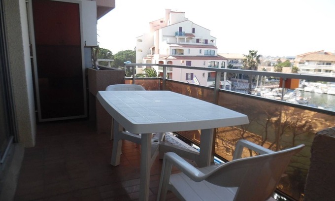Le Port Apartment | 2-room crossing apartment, 4 people, loggias, parking, near beach