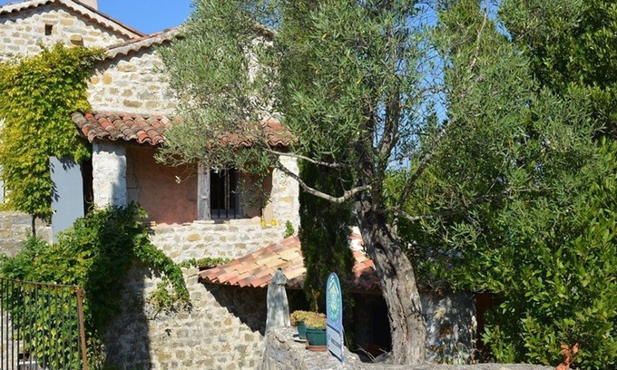 Grospierres House | 2-room house with air conditioning and pets allowed in Grospierres
