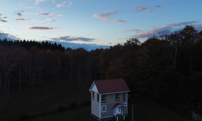 Long Eddy House | 2 Story Loft House With Massage Chair
