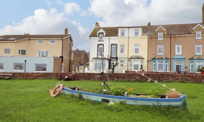 Calder Bridge Cottage | 2 THE CRESCENT, pet friendly, character holiday cottage in Seascale