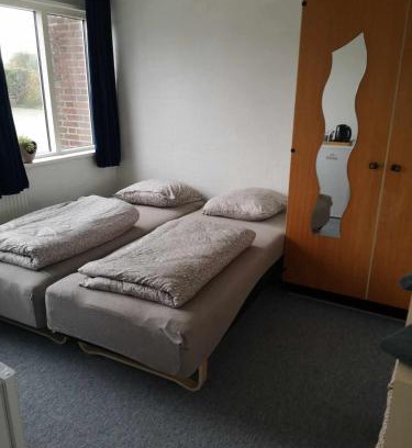 Kolding House | 2 værelser m minikøkken brusekabine og toilet 4 prs