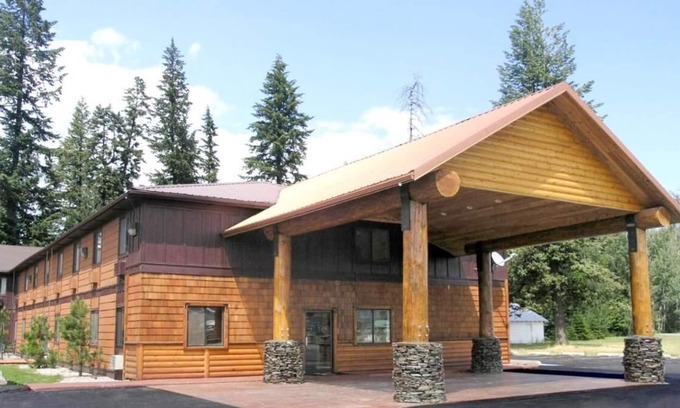 Ponderay Hotel | 2 x 2 Queen Beds with Living Room at FairBridge Inn & Suites Sandpoint