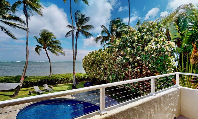 Kuliouou - Kalani Iki House | 20% Fall Discount! Newly Renovated! Oceanfront & Pool Family Hideaway. Paradise.