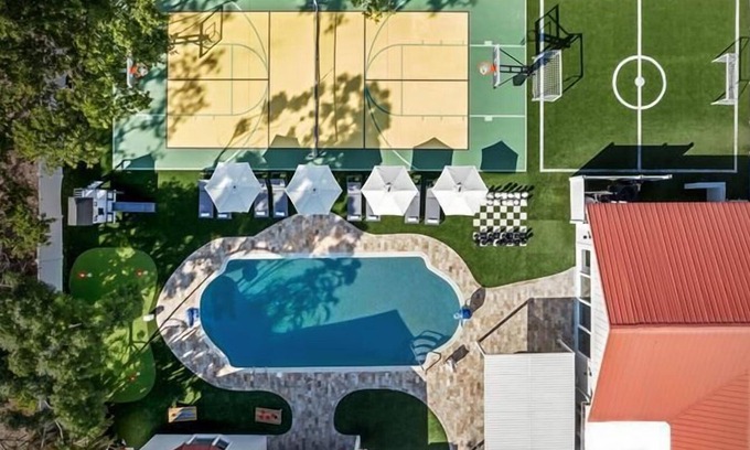 Anona House | 20 Guests | Pool Luxe Gym Sauna Pickleball