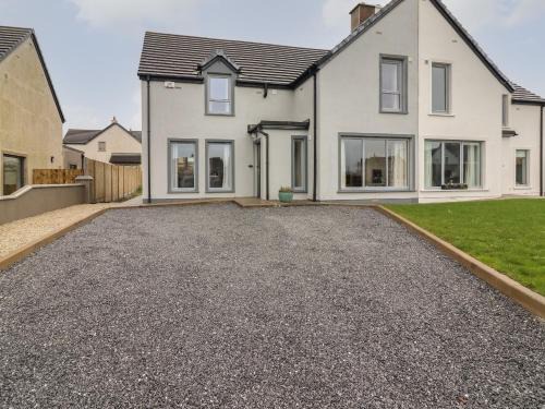 Fenit House | 20 Lighthouse Village
