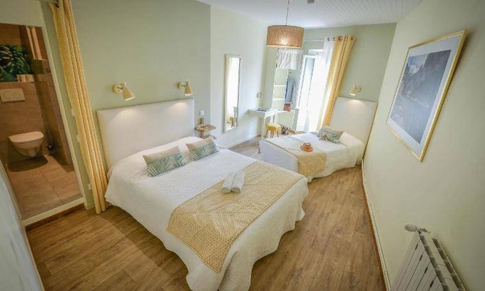 Saint-Remeze Bed & Breakfast | 20 m² Bed and breakfast ∙ 5 guests