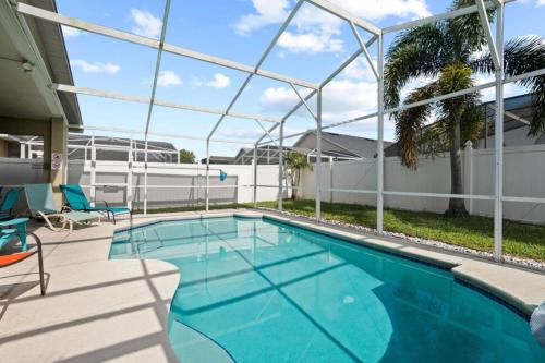 Eagle Pointe South House | 20 mins to Disney, Close to Shops, Private Pool