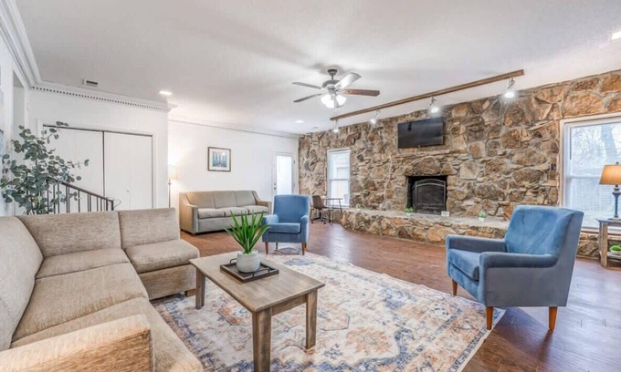 Ellendale House | 20 Minutes from Downtown - Blues City Retreat