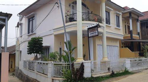 Rantepao Bed & Breakfast | 200 m² Bed and breakfast ∙ 4 bedrooms ∙ 20 guests