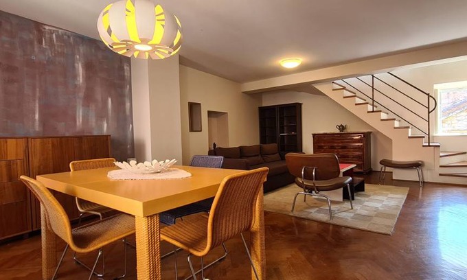 Stari Grad House | 200 m² House ∙ 2 bedrooms ∙ 5 guests