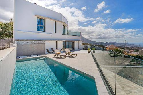 Armenime Villa | 200 m² Villa ∙ 2 bedrooms ∙ 5 guests
