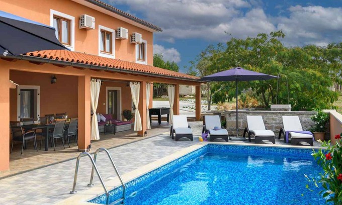Rakalj Villa | 200 m² Villa ∙ 4 bedrooms ∙ 10 guests