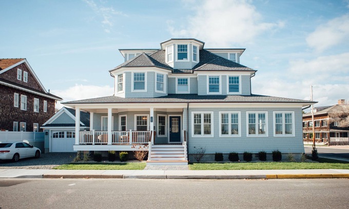 Avon House | 200 Yards from Beach Entrance