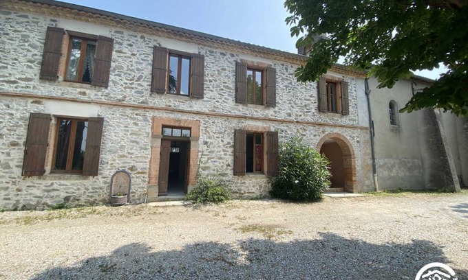 Garrevaques House | 202 m² Gîte ∙ 5 bedrooms ∙ 14 guests