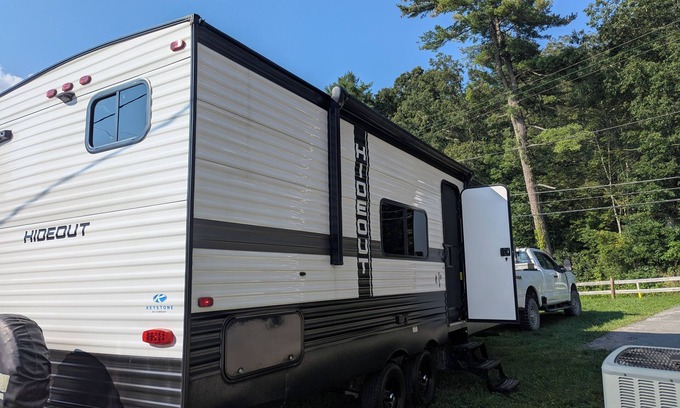Crab Orchard House | 2024 keystone hideout travel trailer